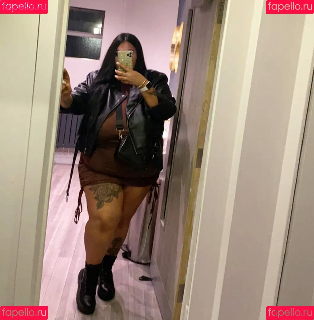 meg_bxxx Onlyfans Photo Gallery 