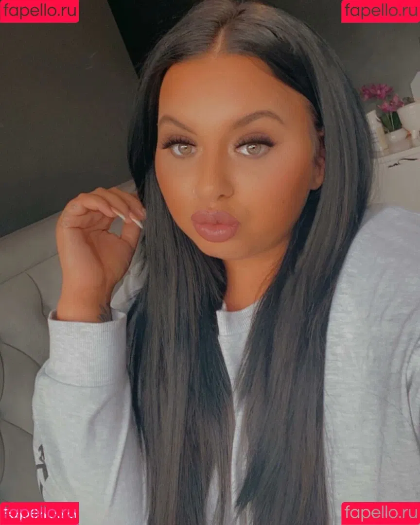 meg_bxxx Onlyfans Photo Gallery 