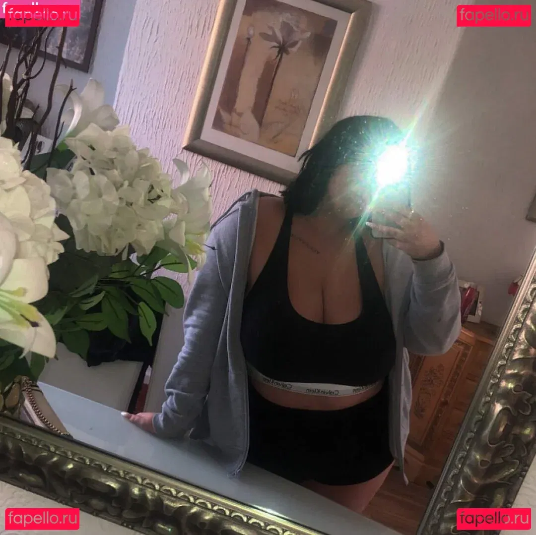 meg_bxxx Onlyfans Photo Gallery 