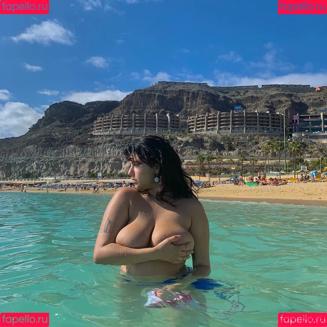 Nada C Onlyfans Photo Gallery 