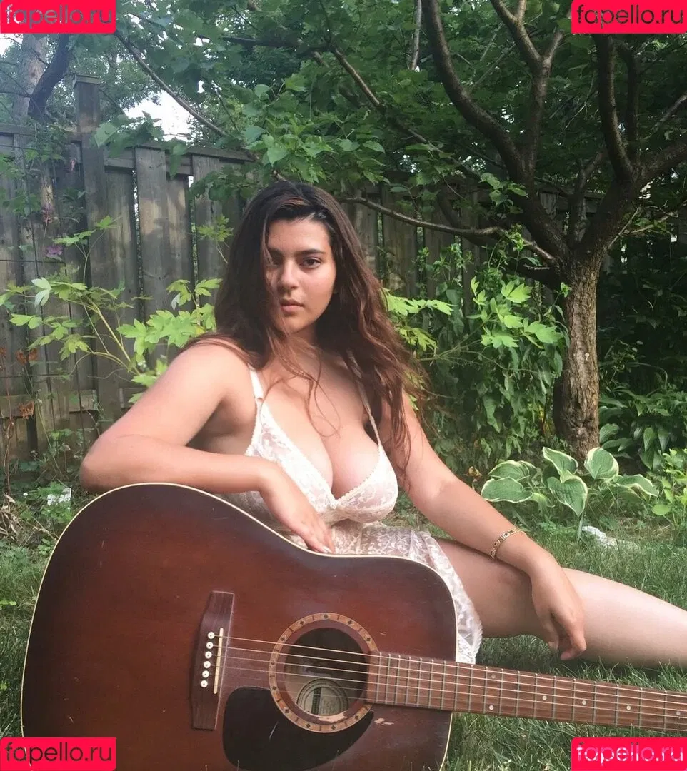 Nada C Onlyfans Photo Gallery 