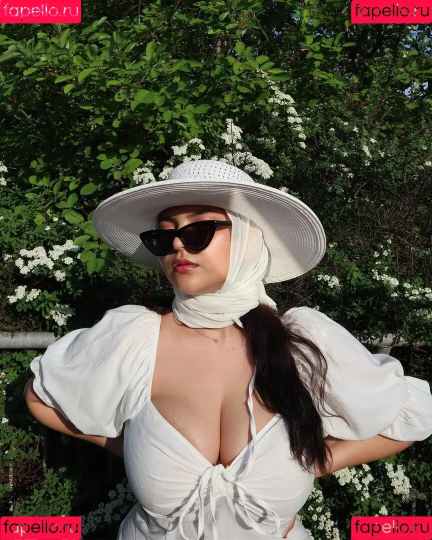 Nada C Onlyfans Photo Gallery 