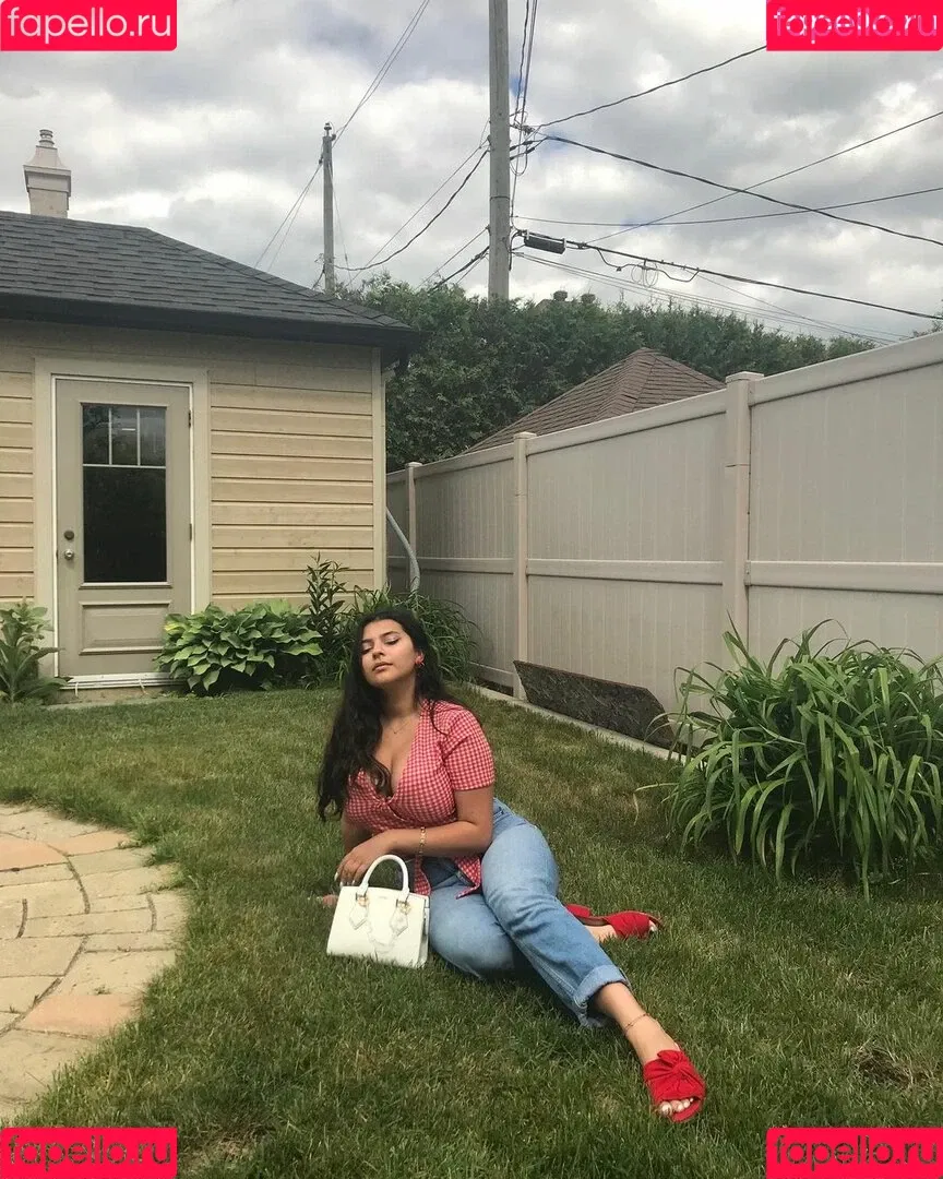 Nada C Onlyfans Photo Gallery 