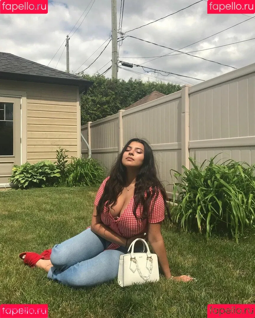 Nada C Onlyfans Photo Gallery 