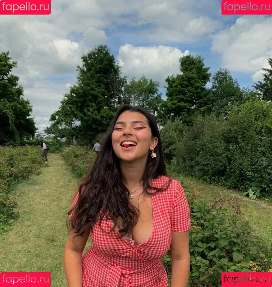 Nada C Onlyfans Photo Gallery 