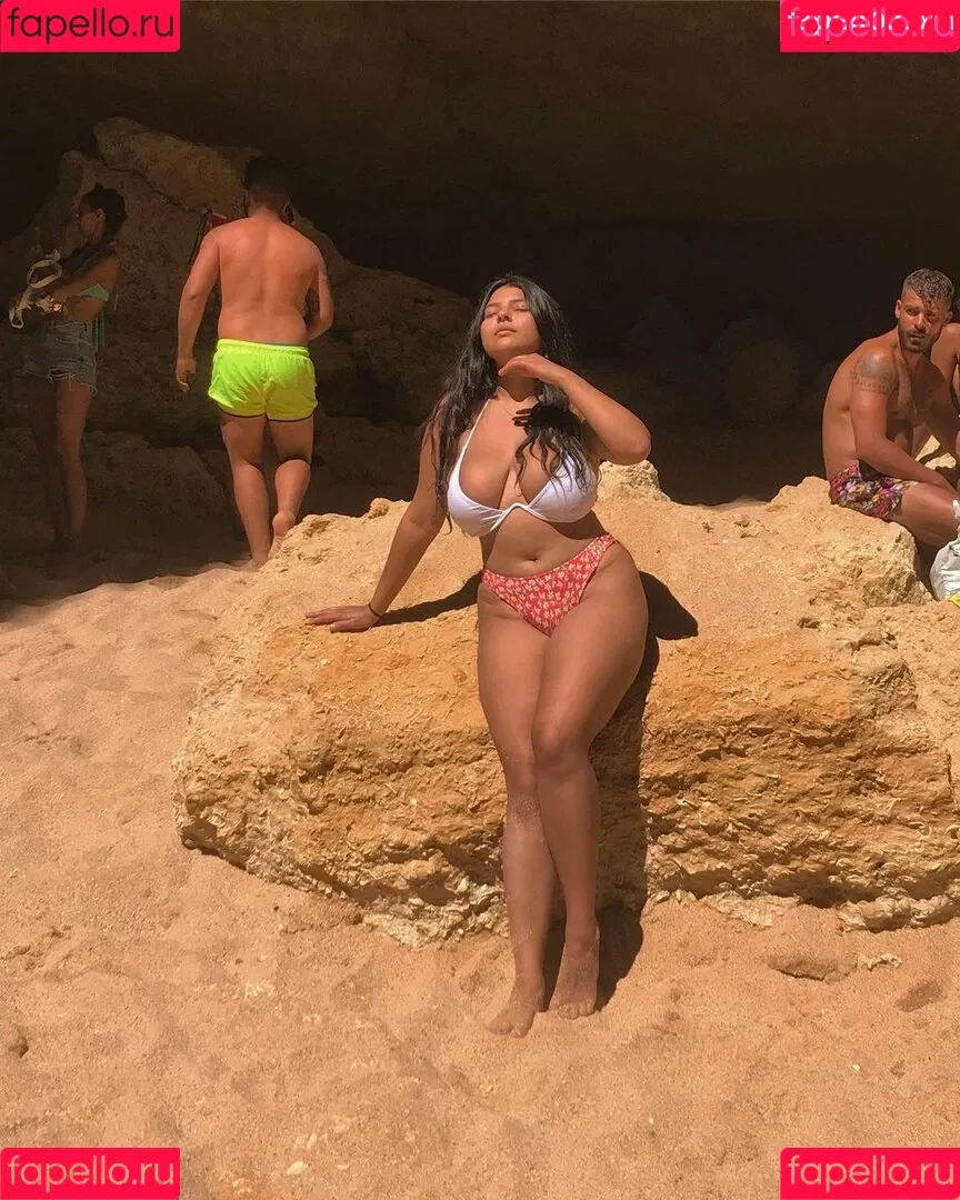 Nada C Onlyfans Photo Gallery 
