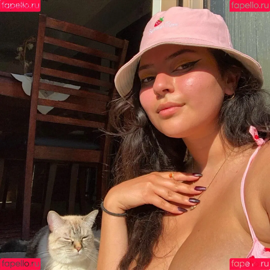 Nada C Onlyfans Photo Gallery 