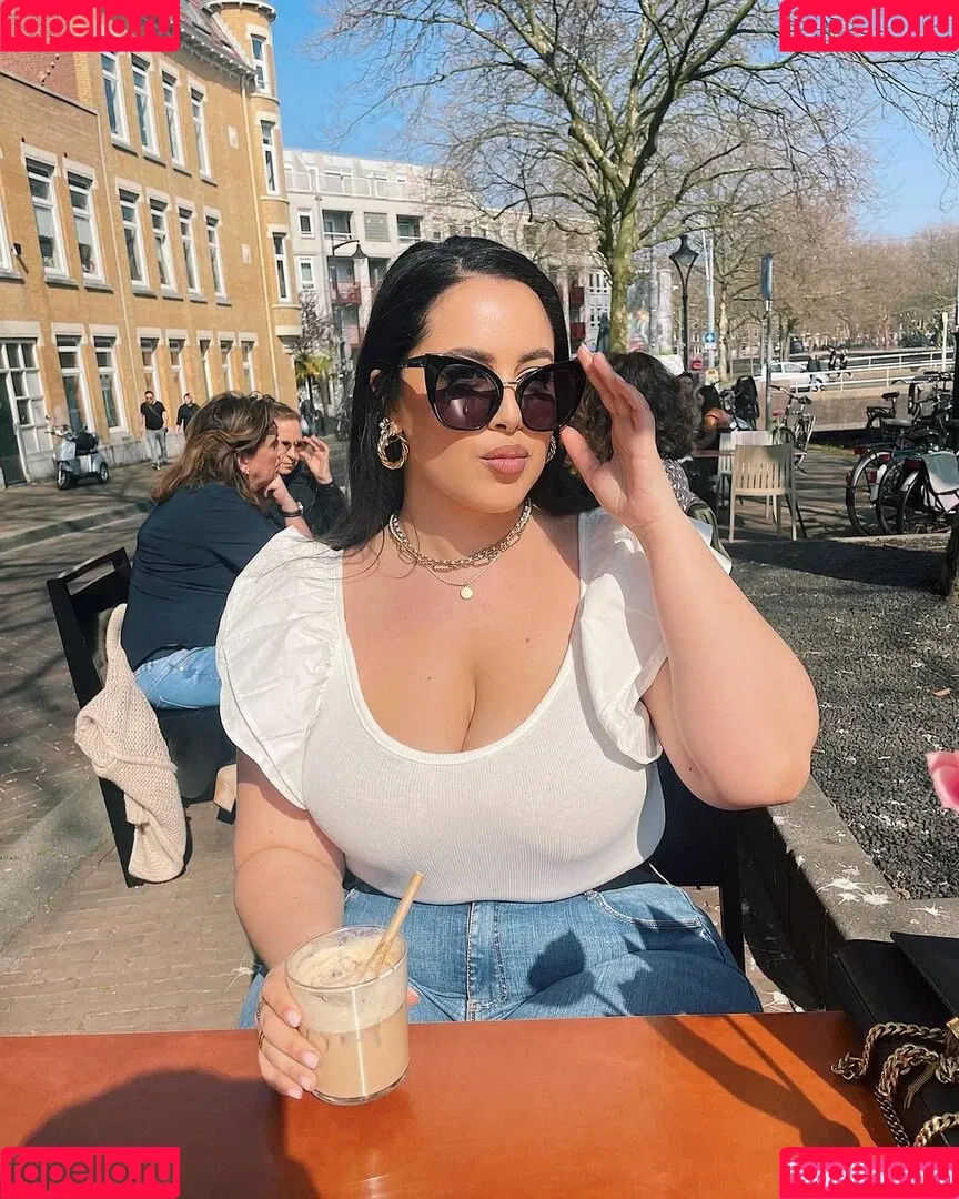 Zina Hadid Onlyfans Photo Gallery 