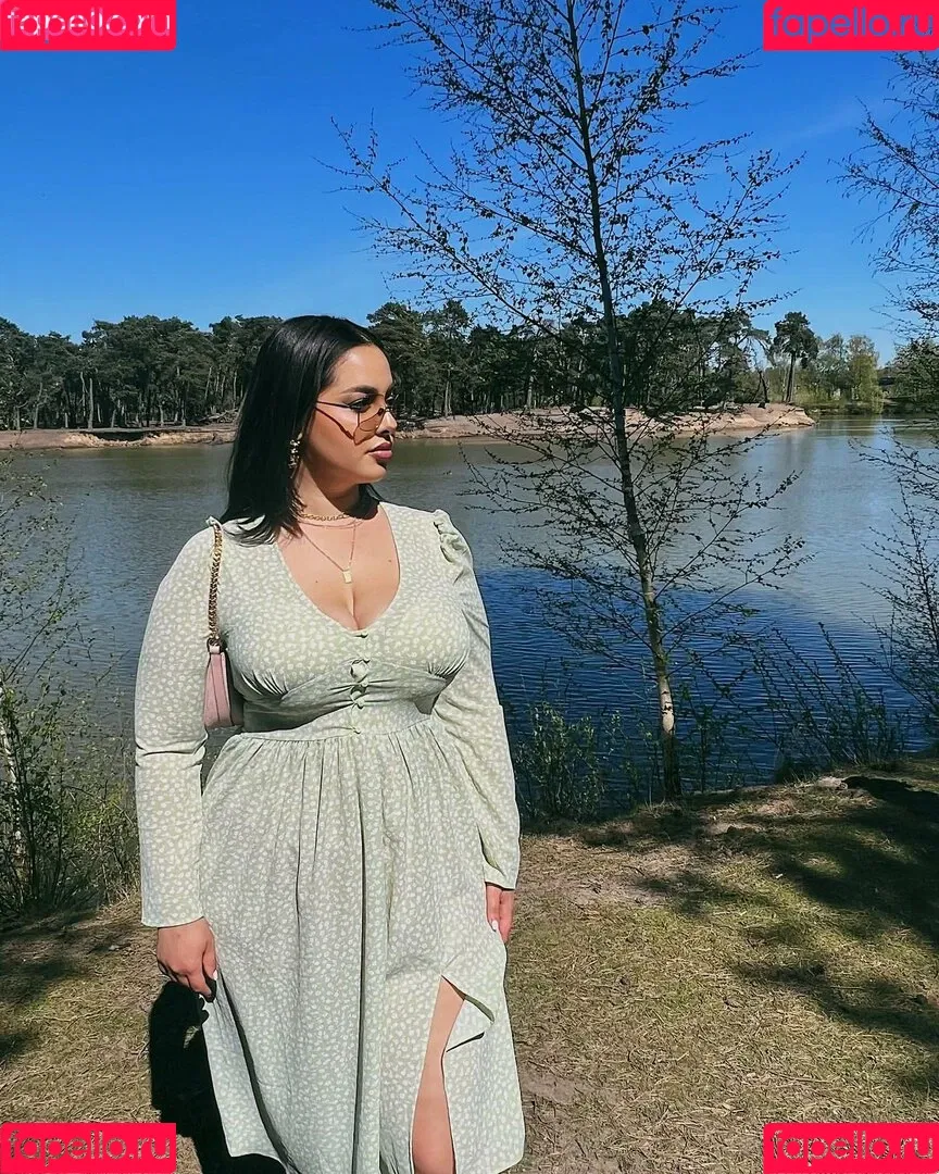 Zina Hadid Onlyfans Photo Gallery 
