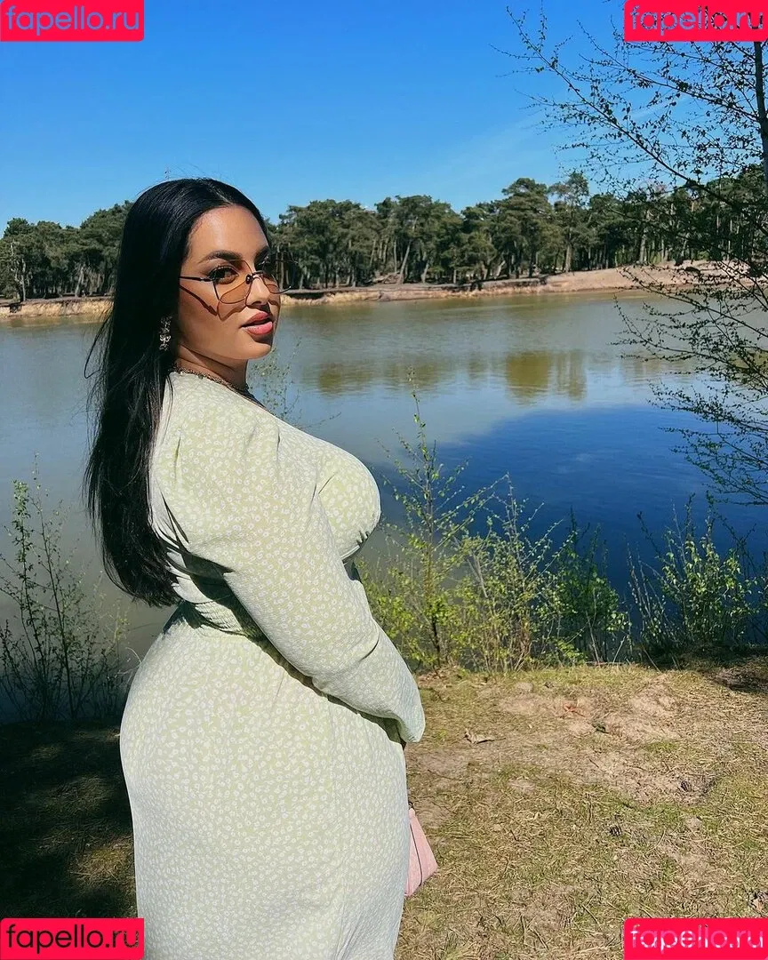 Zina Hadid Onlyfans Photo Gallery 