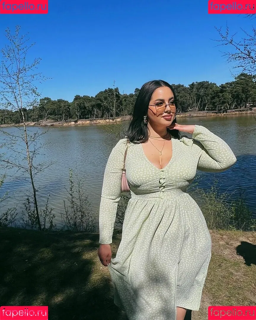 Zina Hadid Onlyfans Photo Gallery 