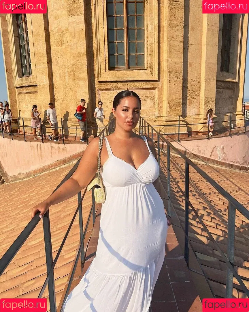 Zina Hadid Onlyfans Photo Gallery 
