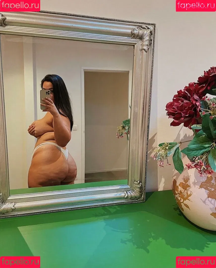 Zina Hadid Onlyfans Photo Gallery 