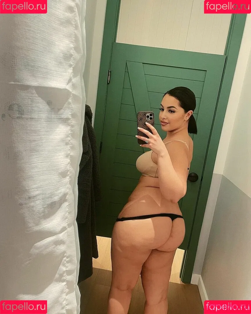 Zina Hadid Onlyfans Photo Gallery 