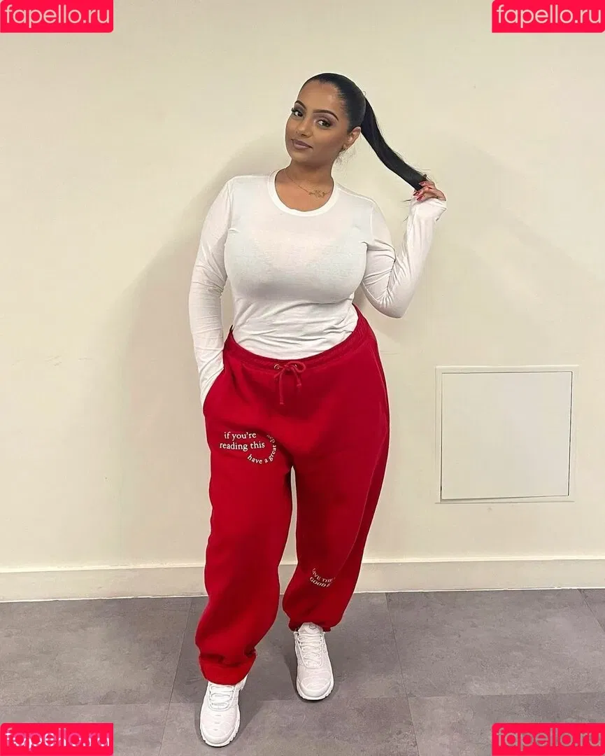 Zina Hadid Onlyfans Photo Gallery 