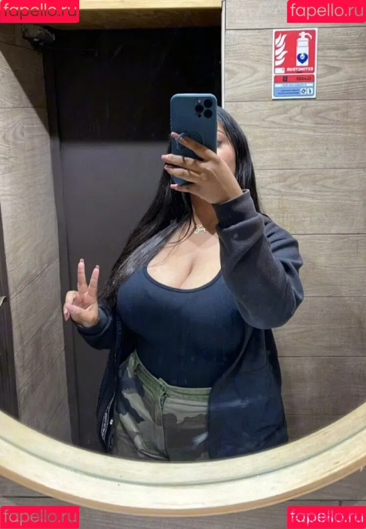 Zina Hadid Onlyfans Photo Gallery 