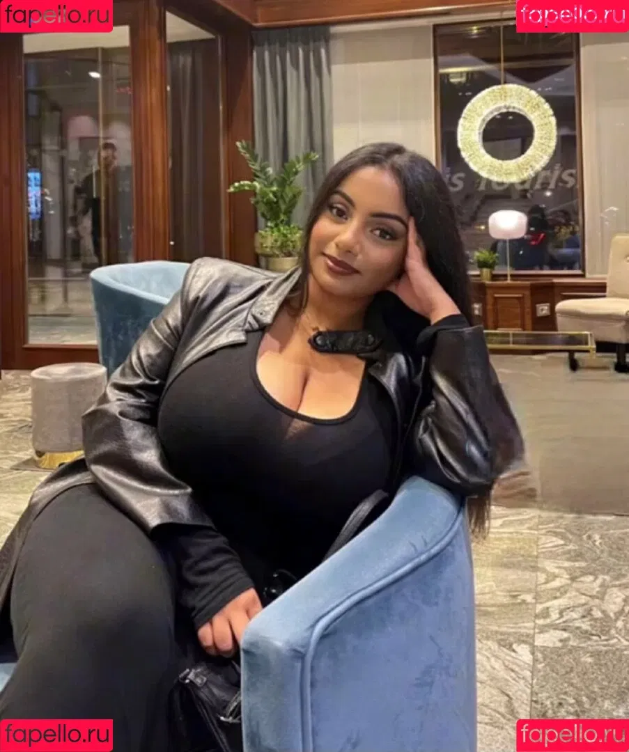 Zina Hadid Onlyfans Photo Gallery 