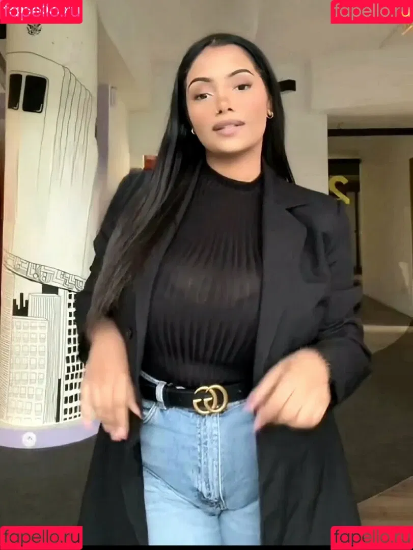 Zina Hadid Onlyfans Photo Gallery 
