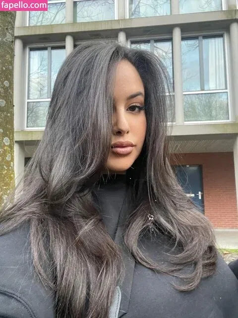 Zina Hadid Onlyfans Photo Gallery 