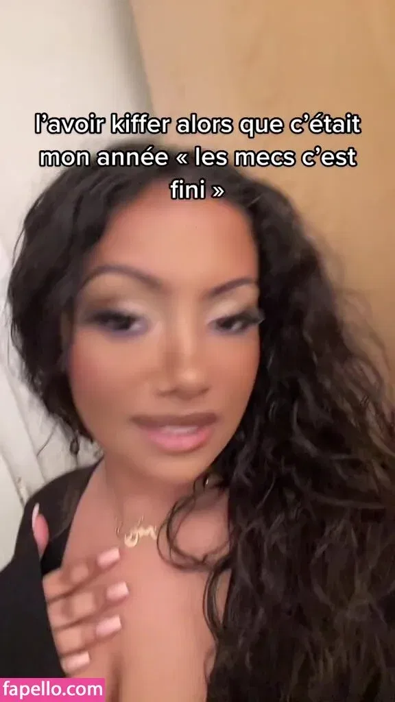 Zina Hadid Onlyfans Photo Gallery 