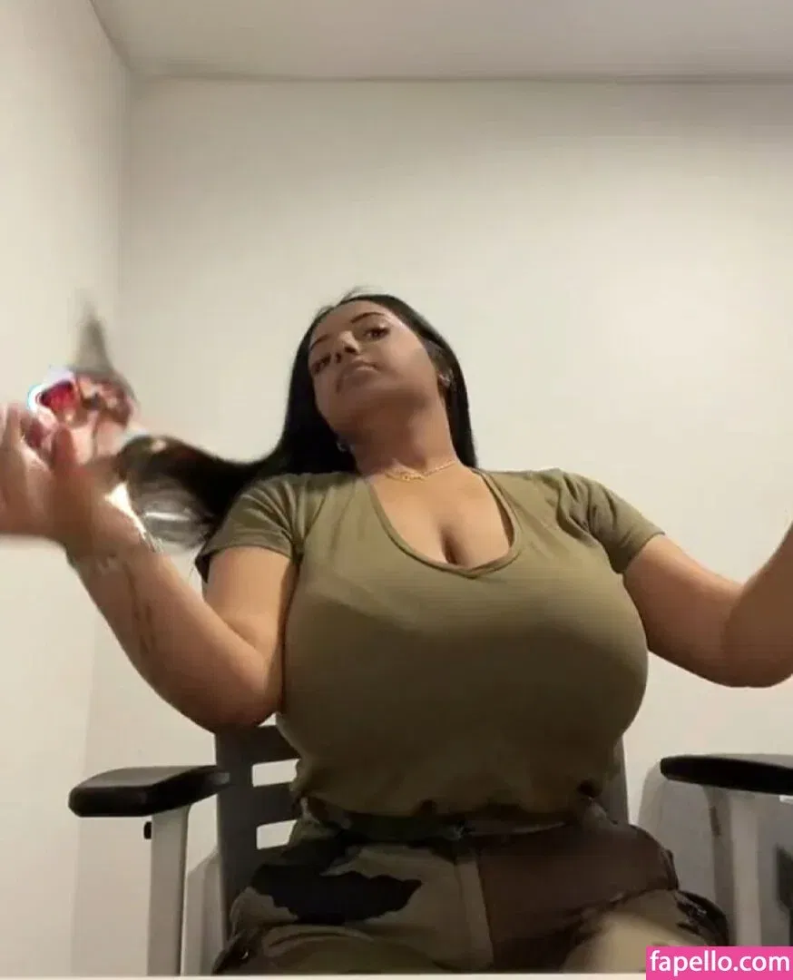 Zina Hadid Onlyfans Photo Gallery 