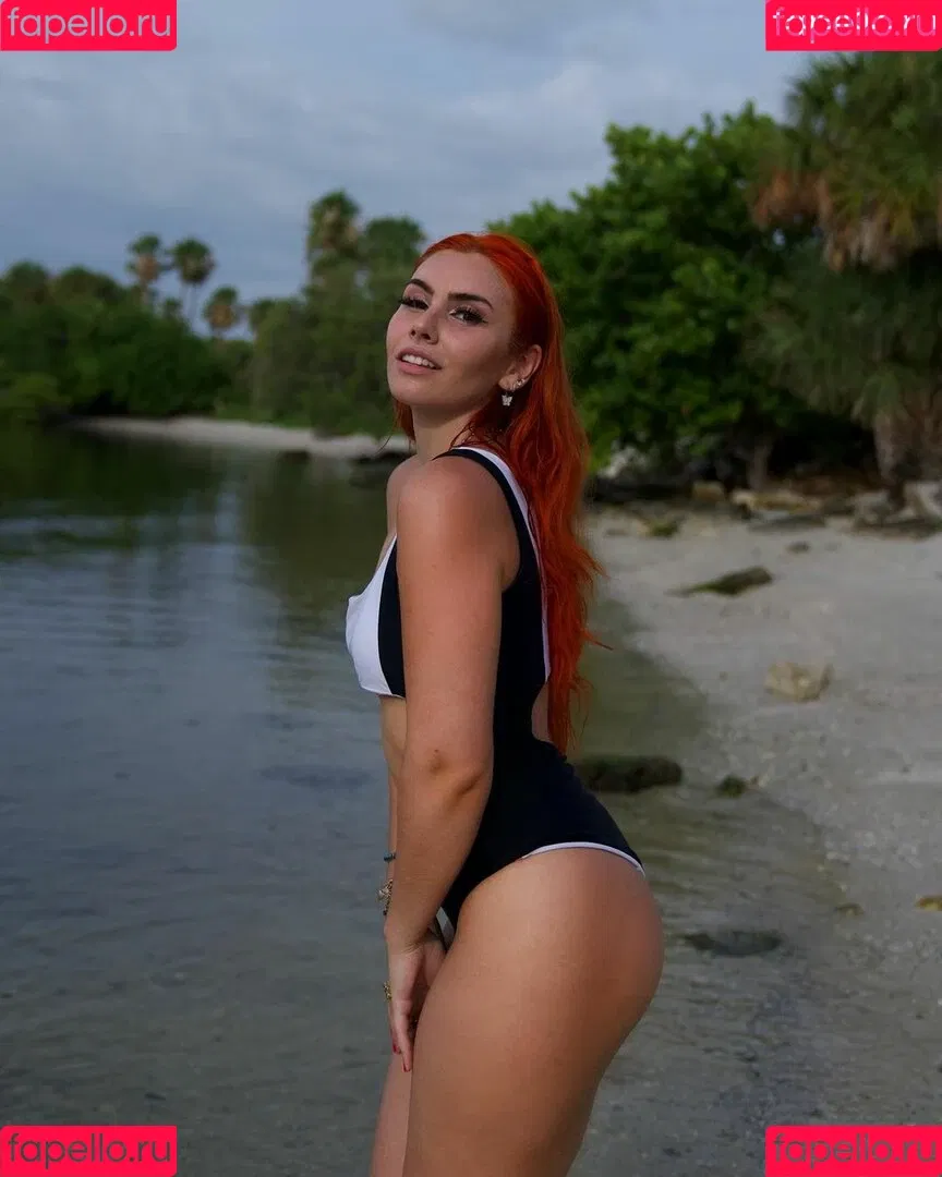 Alicia Atout Onlyfans Photo Gallery 