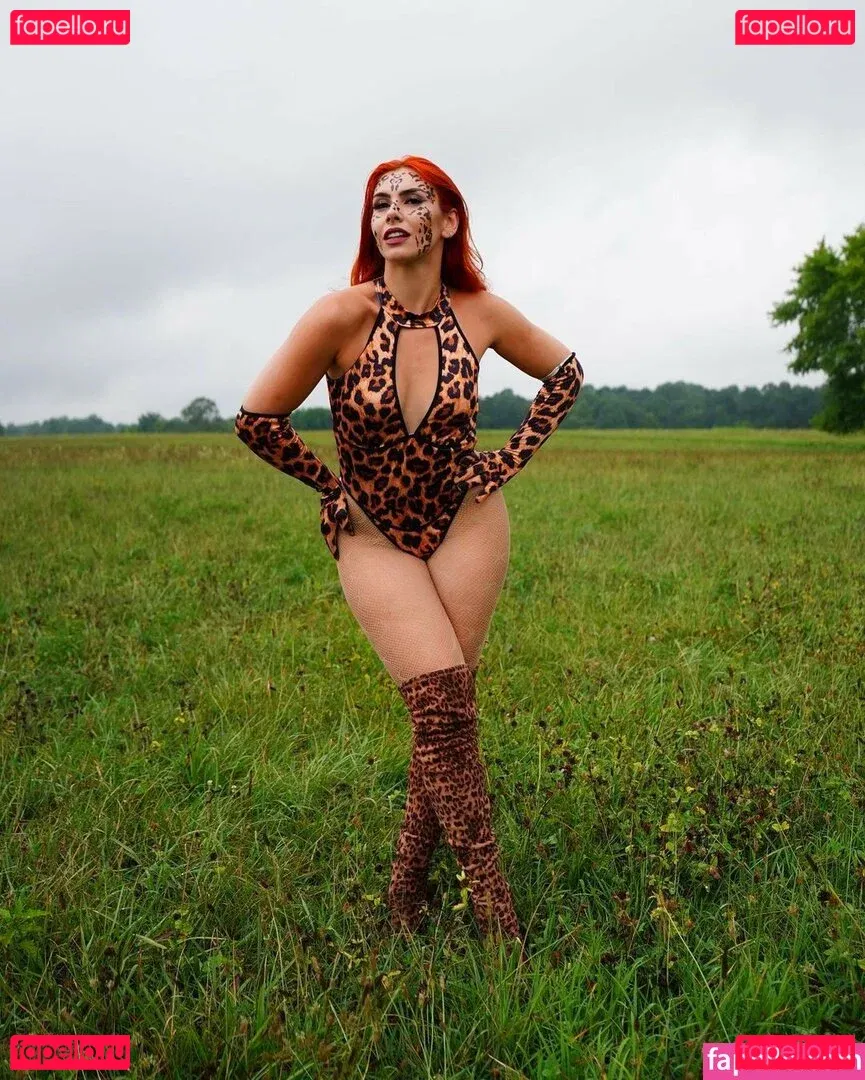 Alicia Atout Onlyfans Photo Gallery 