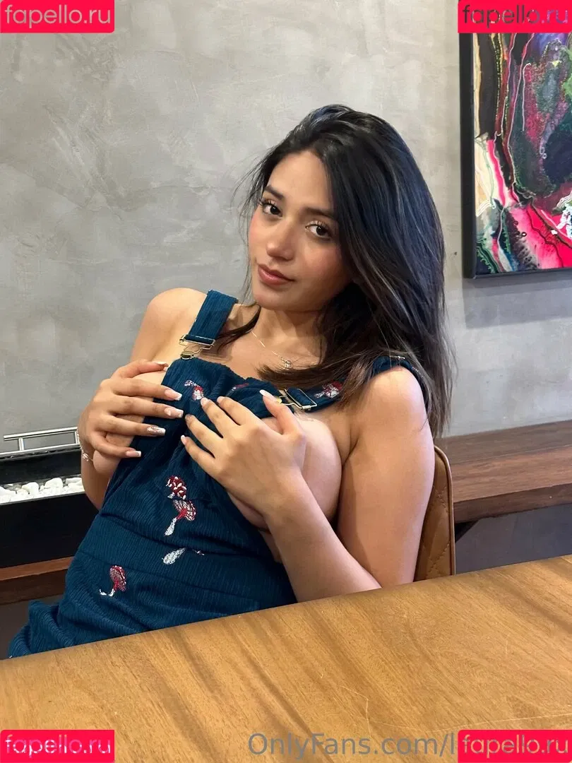 soylaura_33 Onlyfans Photo Gallery 