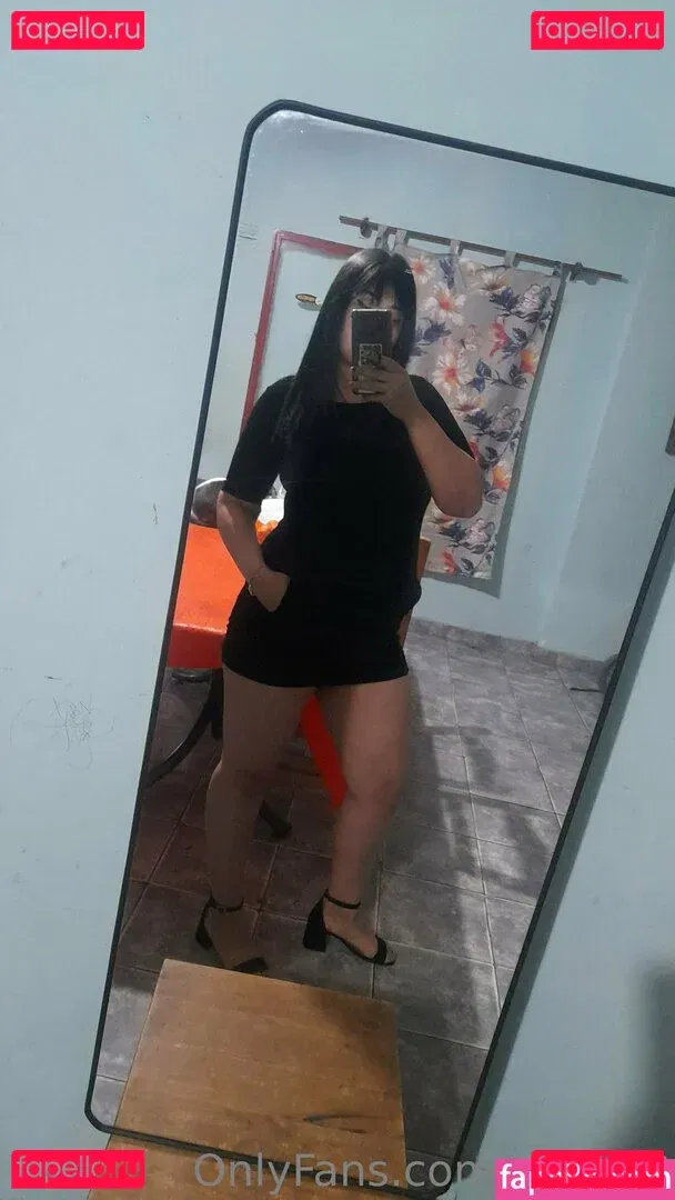 soylaura_33 Onlyfans Photo Gallery 