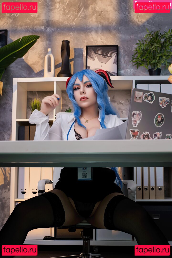 Izmacat / izma.cat Onlyfans Photo Gallery 