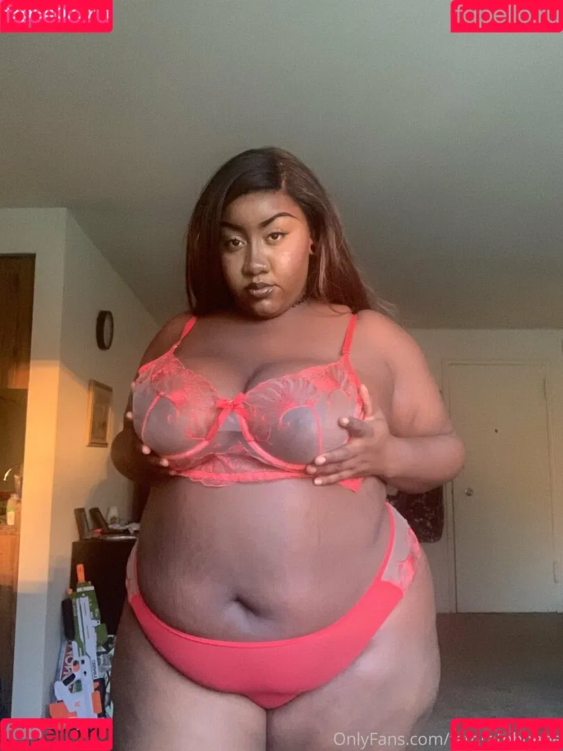 phat_ass_phoebe Onlyfans Photo Gallery 