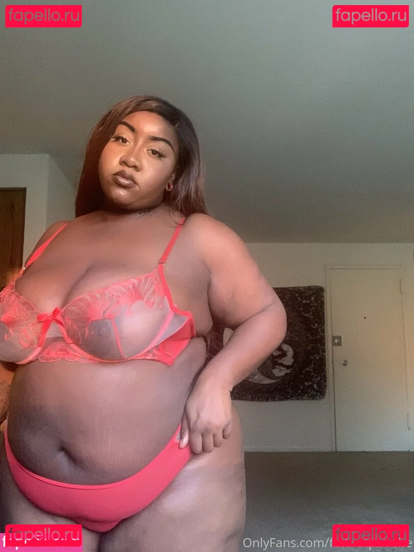 phat_ass_phoebe Onlyfans Photo Gallery 