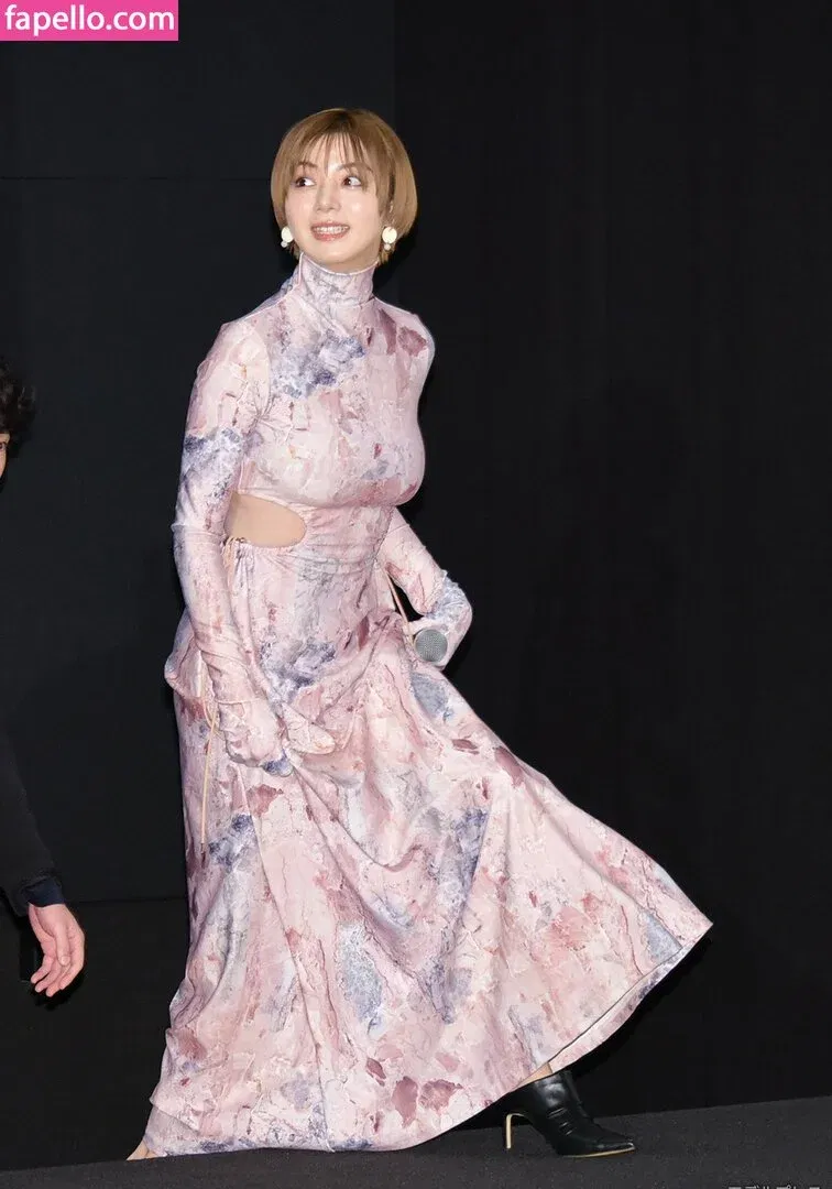 Elaiza Ikeda Onlyfans Photo Gallery 