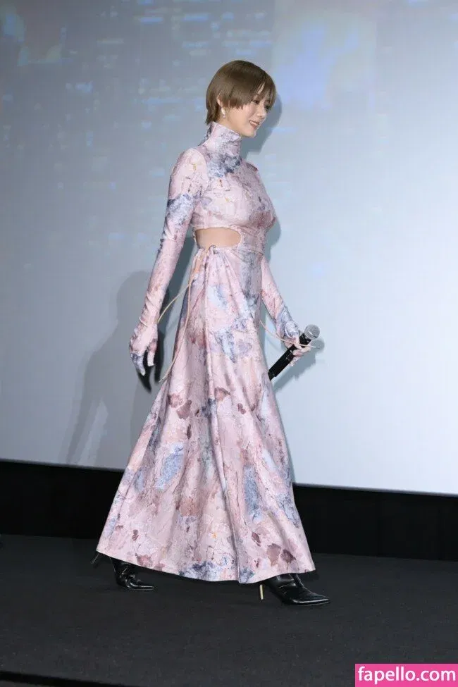 Elaiza Ikeda Onlyfans Photo Gallery 