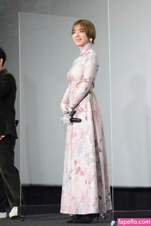 Elaiza Ikeda Onlyfans Photo Gallery 