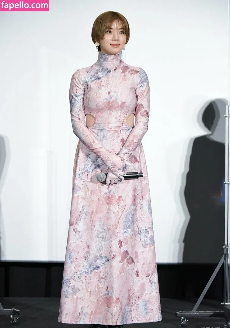 Elaiza Ikeda Onlyfans Photo Gallery 