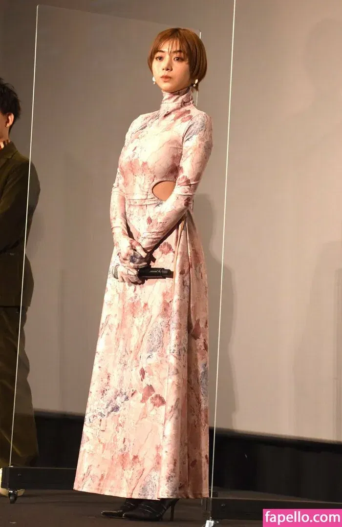 Elaiza Ikeda Onlyfans Photo Gallery 