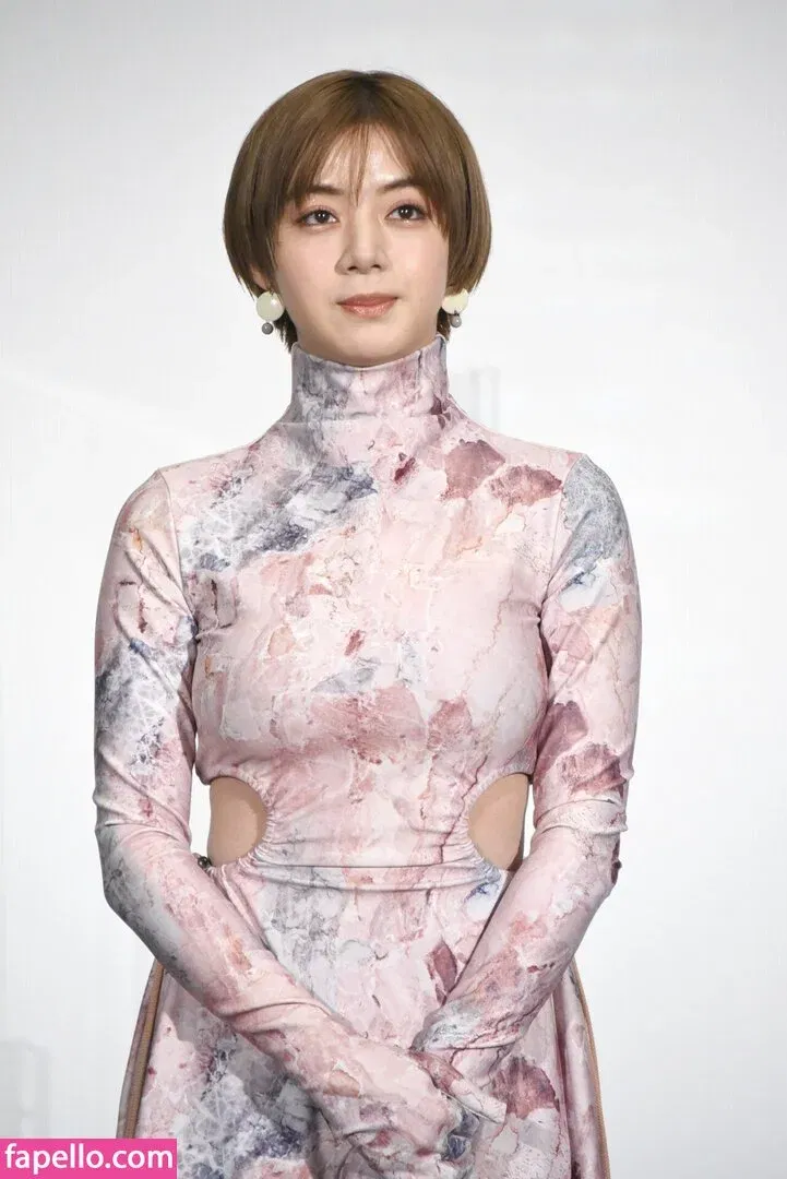 Elaiza Ikeda Onlyfans Photo Gallery 