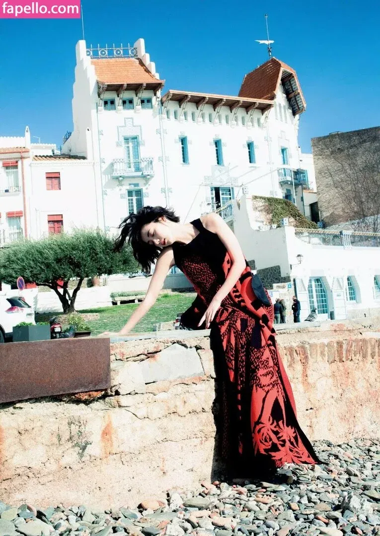 Elaiza Ikeda Onlyfans Photo Gallery 