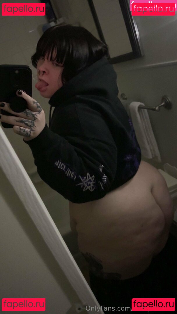 vamp.thr0b / vamp.thr0bb Onlyfans Photo Gallery 