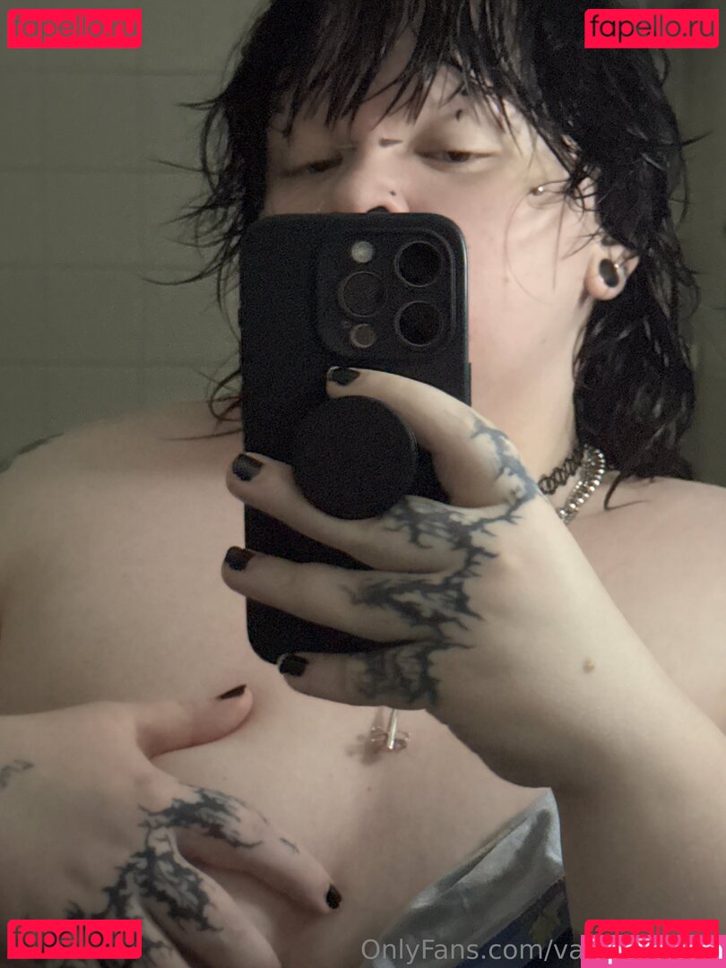 vamp.thr0b / vamp.thr0bb Onlyfans Photo Gallery 