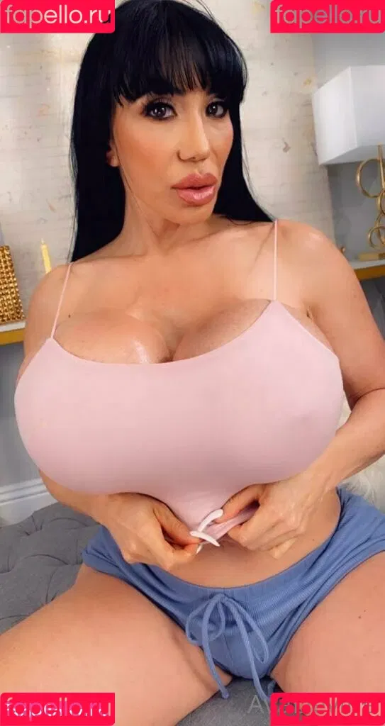 avadevine Onlyfans Photo Gallery 