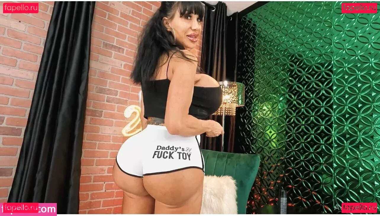 avadevine Onlyfans Photo Gallery 