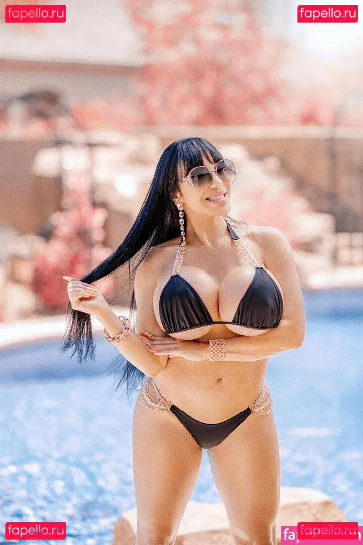 avadevine Onlyfans Photo Gallery 