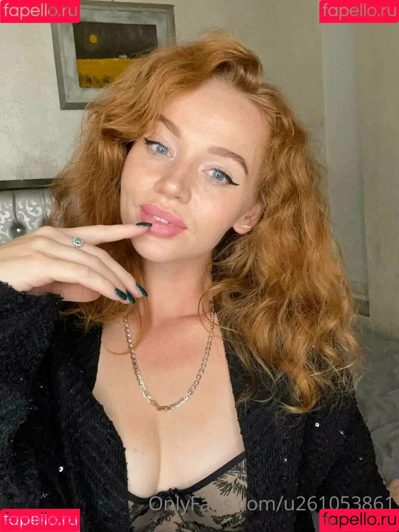 redfoxxxxxxx Onlyfans Photo Gallery 