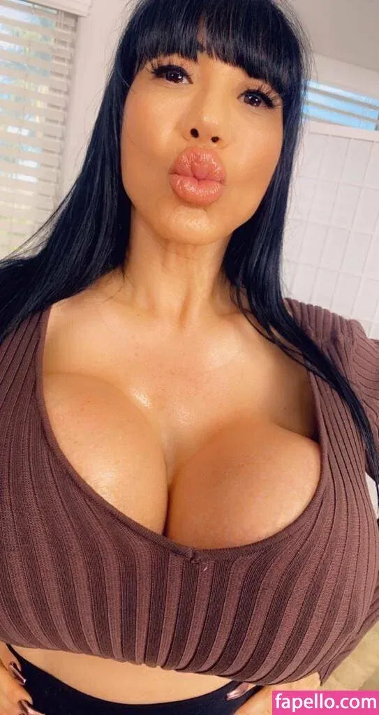 avadevine Onlyfans Photo Gallery 