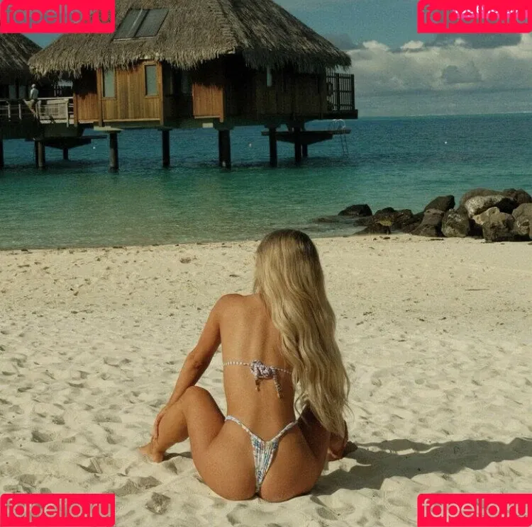 Emmily Elizabeth Onlyfans Photo Gallery 