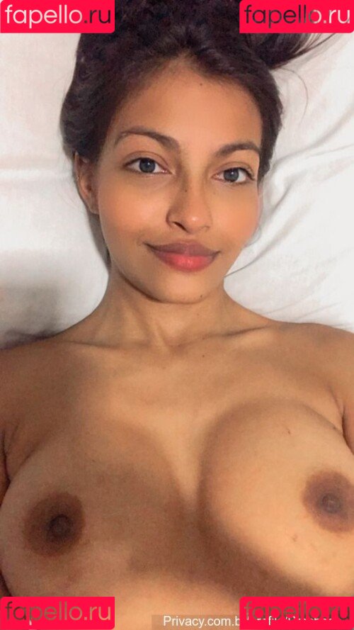 Vitória Almeida Onlyfans Photo Gallery 
