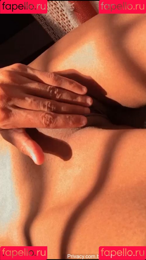 Vitória Almeida Onlyfans Photo Gallery 