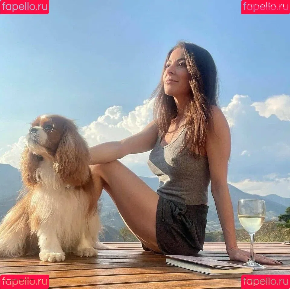Ana Paula Padrão Onlyfans Photo Gallery 